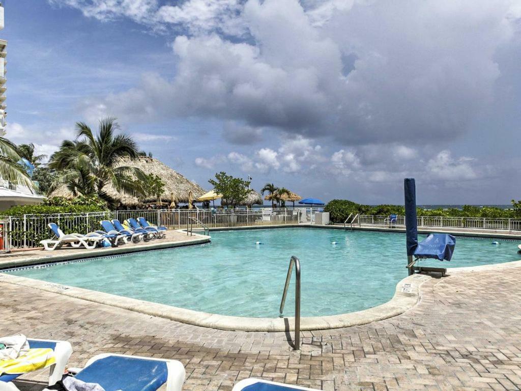 Oceanview Resort: Fort Lauderdale Beachfront Corner Suite Exterior photo